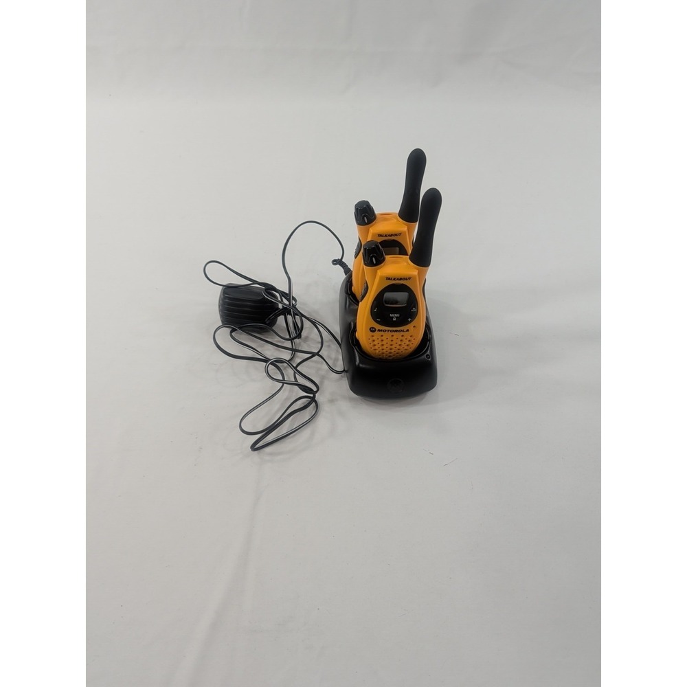 Motorola Walkie‎  KEMP-32403 w/Charging Base Belt Clips Two Way Radio *Read
